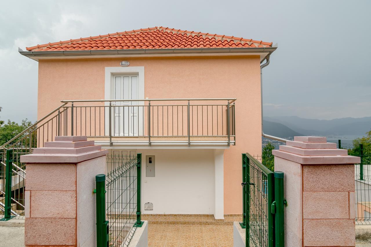Apartments Mitrovic Luštica Esterno foto