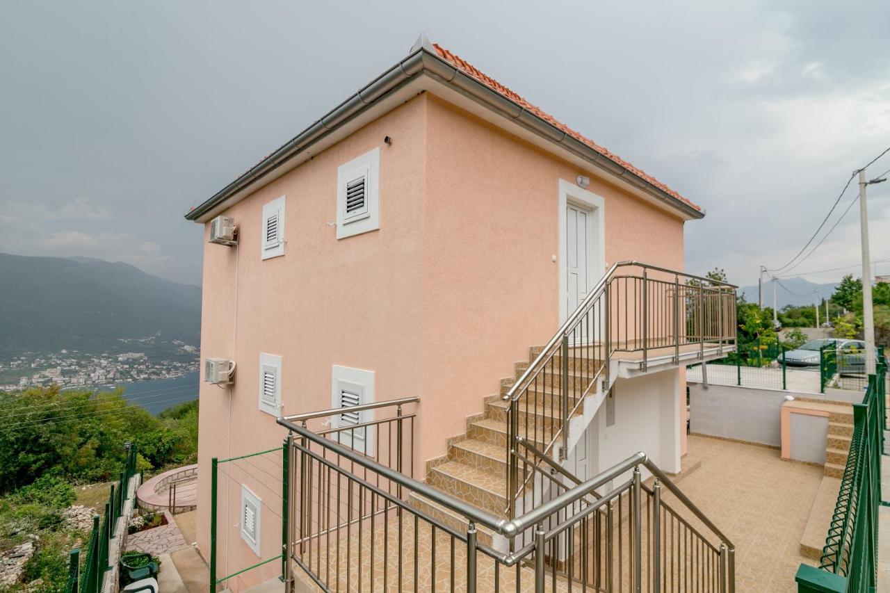 Apartments Mitrovic Luštica Esterno foto