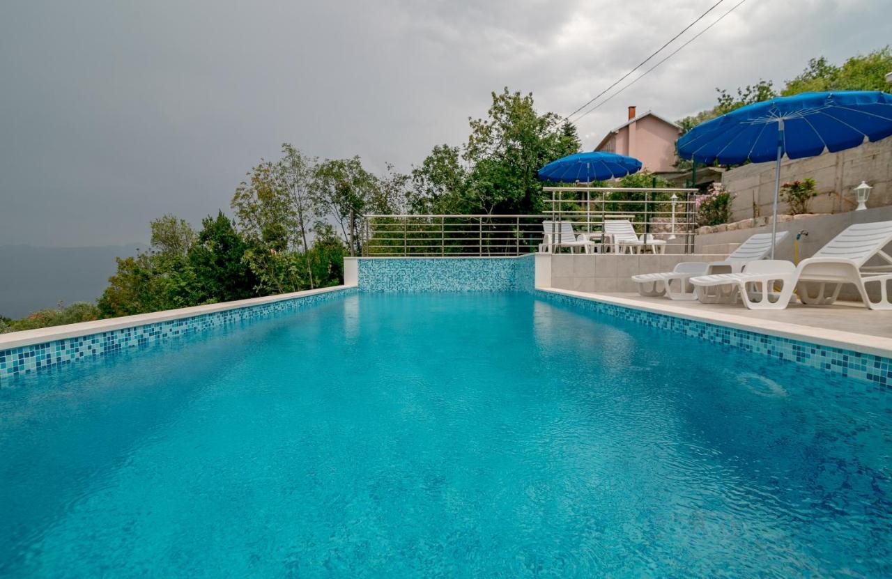 Apartments Mitrovic Luštica Esterno foto