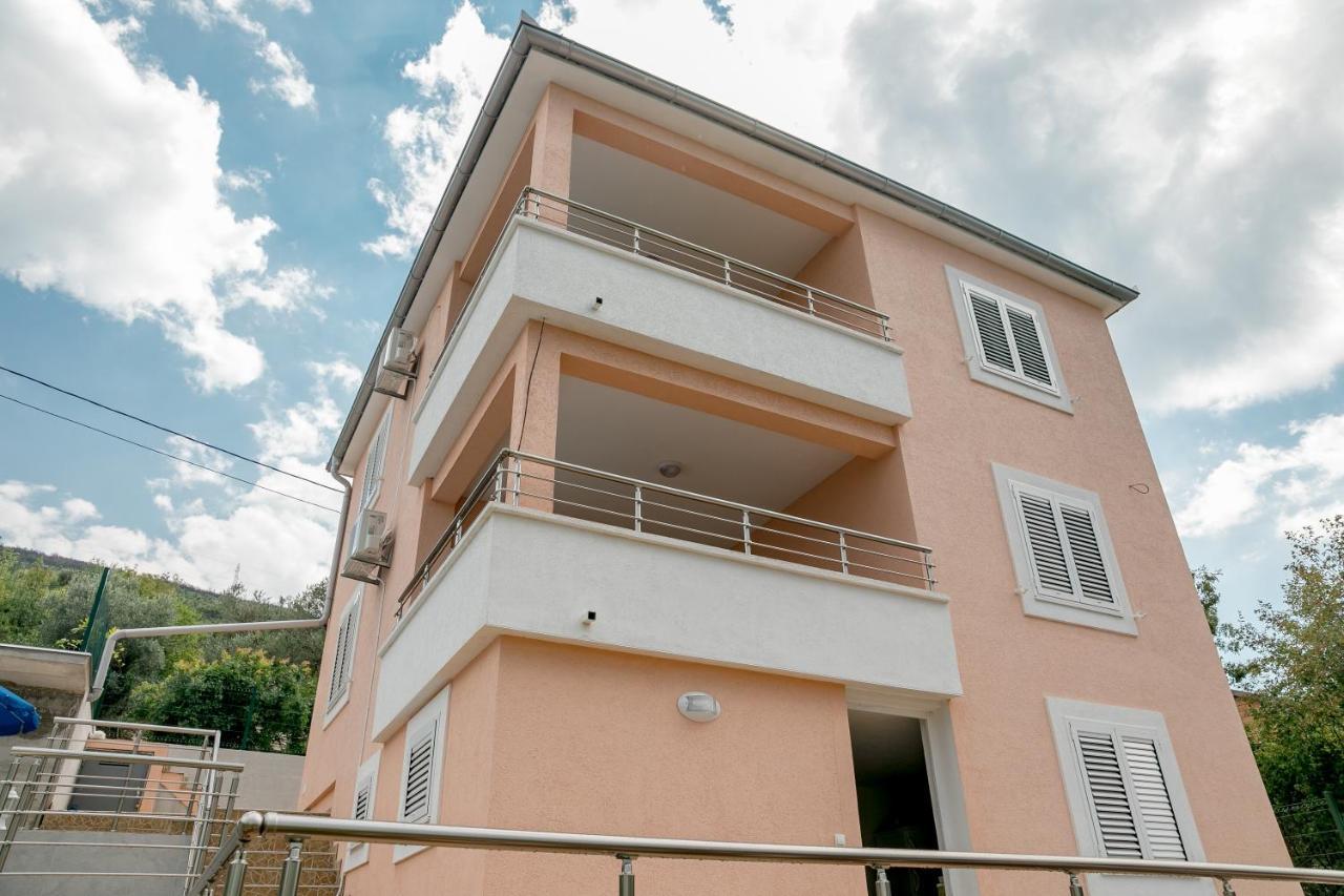 Apartments Mitrovic Luštica Esterno foto